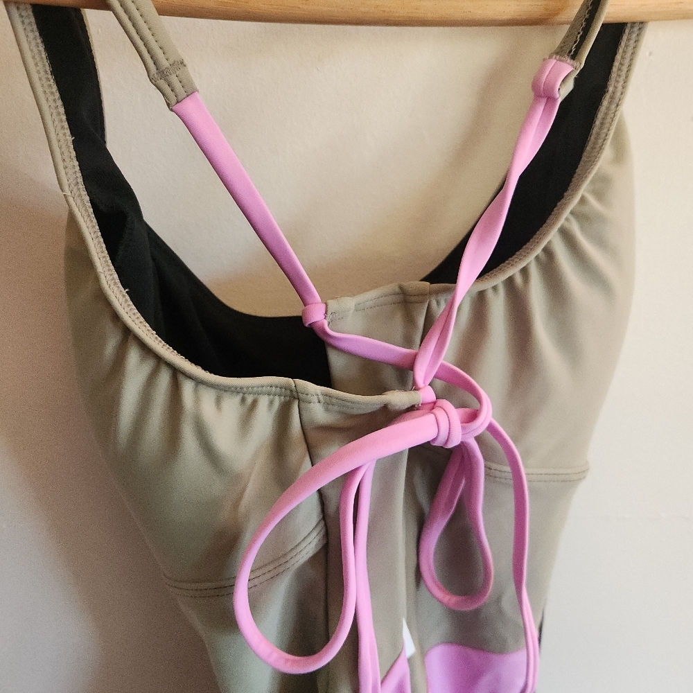 NWOT Prana Colorblock One-Piece Swimsuit Black Gray & Pink Open Low Back Medium - Picture 10 of 10
